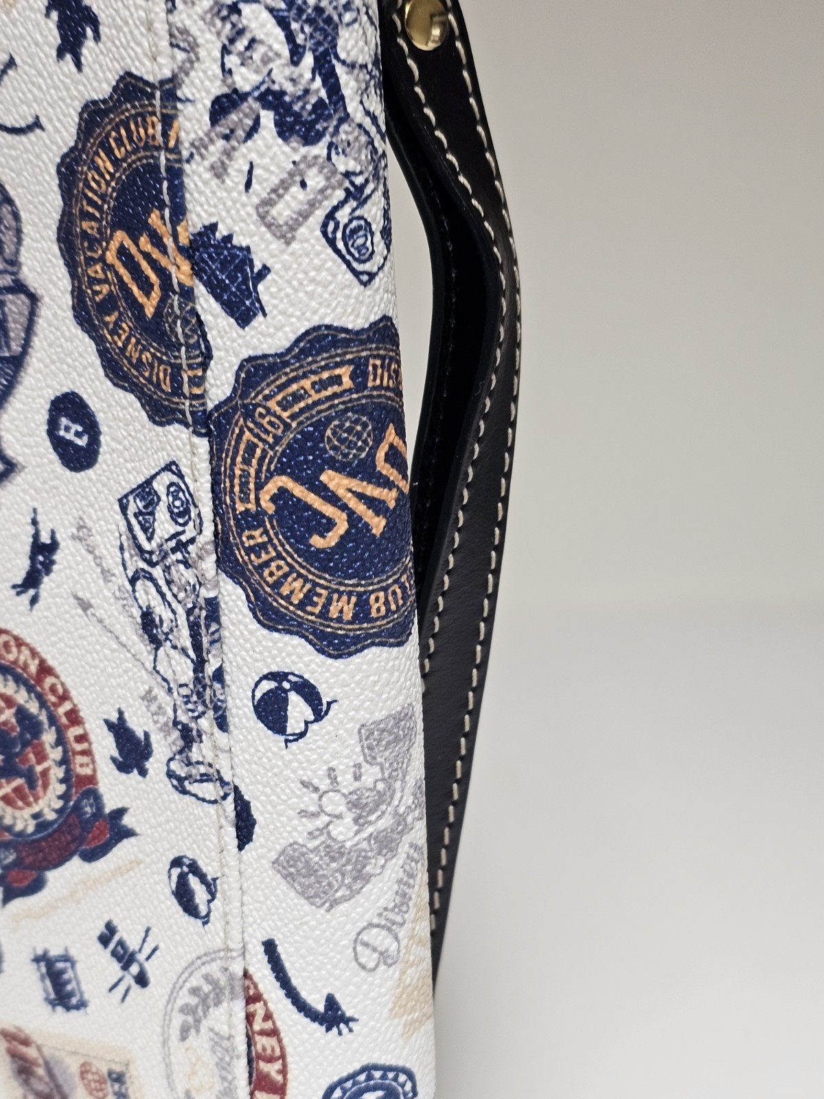 DVC Disney Vacation Club Dooney & Bourke Wallet Wristlet