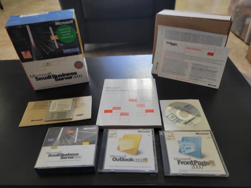 Microsoft Small Business Server 2000 in Spanish - Rare finding