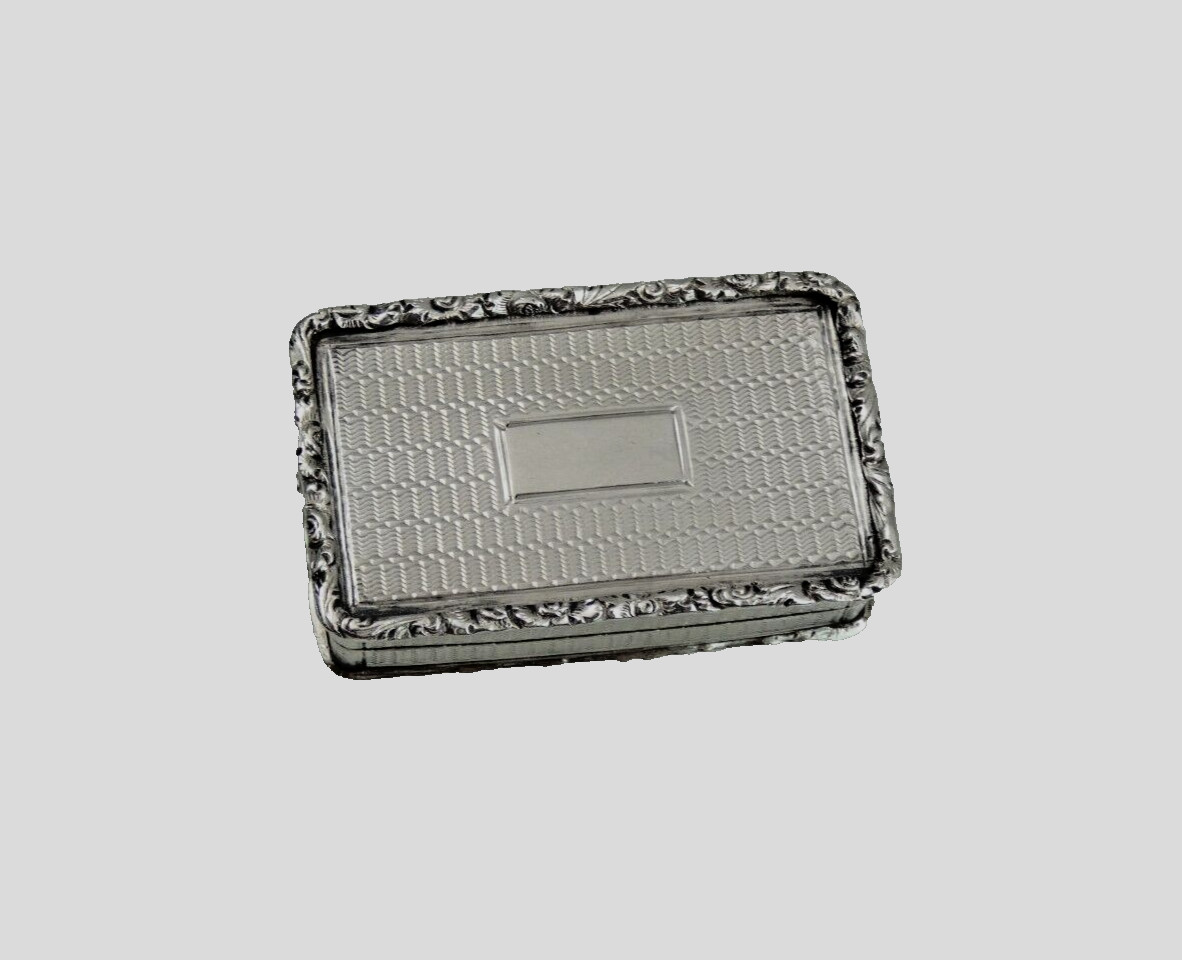 RARE 1810 ENGLISH GEORGIAN STERLING SILVER CASTLE TOP VINAIGRETTE ARCHITECTURAL