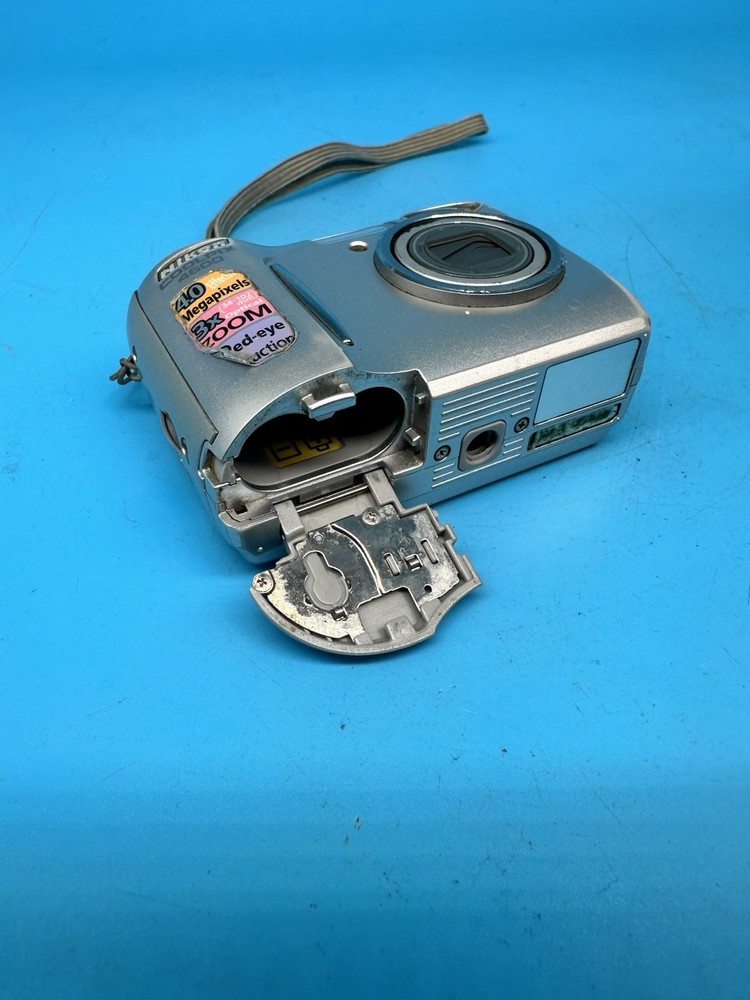 Nikon Digital Camera Coolpix 4600 4.0MP Silver Tested *Read*