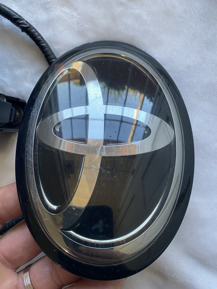 2018 Highlander Radar Module Distance Sensor + Toyota Emblem OEM
