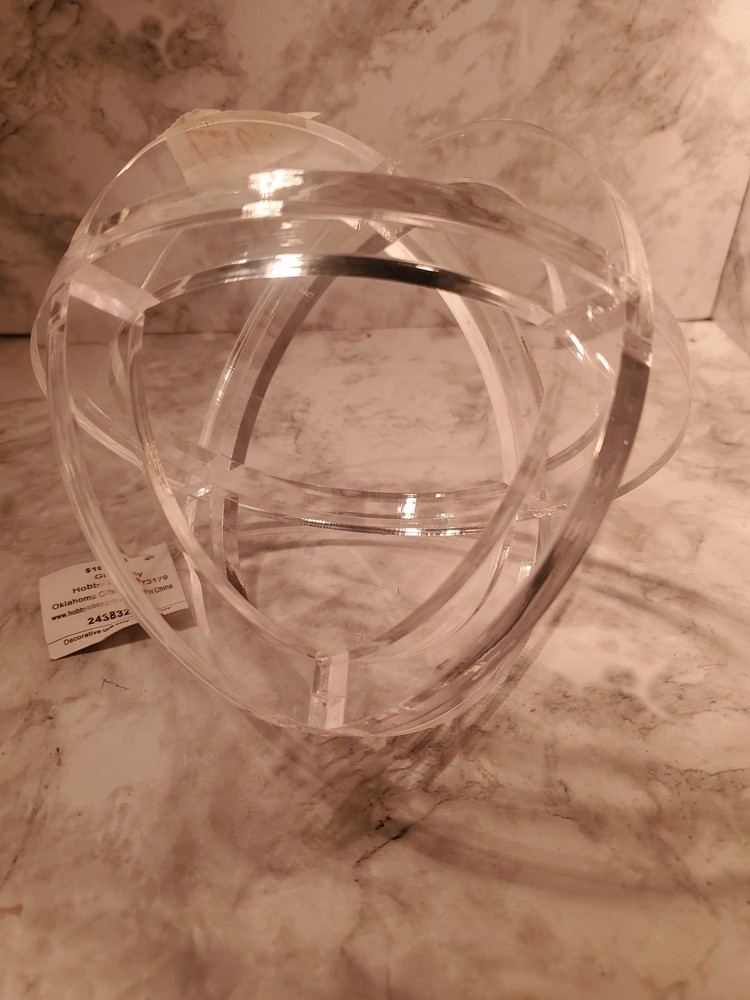 PLASTIC CIRCLE ART
