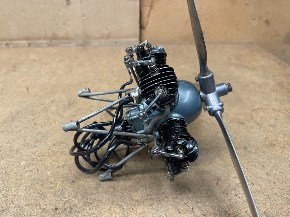 1945 Morton M-5 .992 4-Stroke Spark Ign. Model Airplane Engine