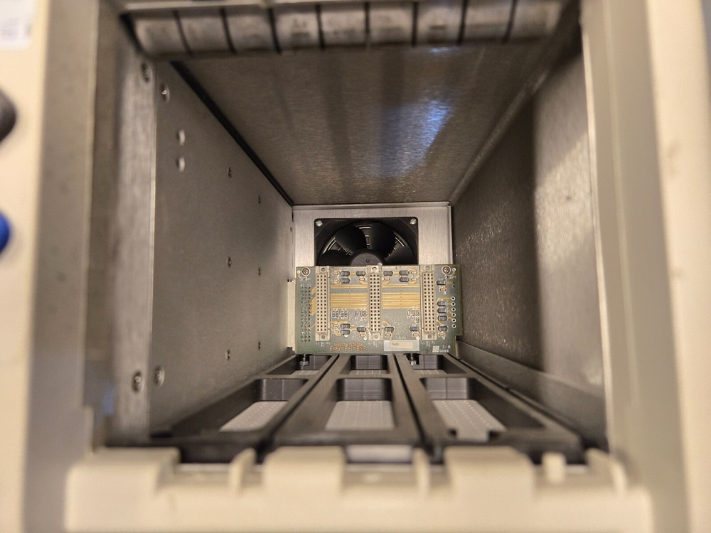 EXFO OPTICAL TEST IQ-203-A3N4 - Powers on