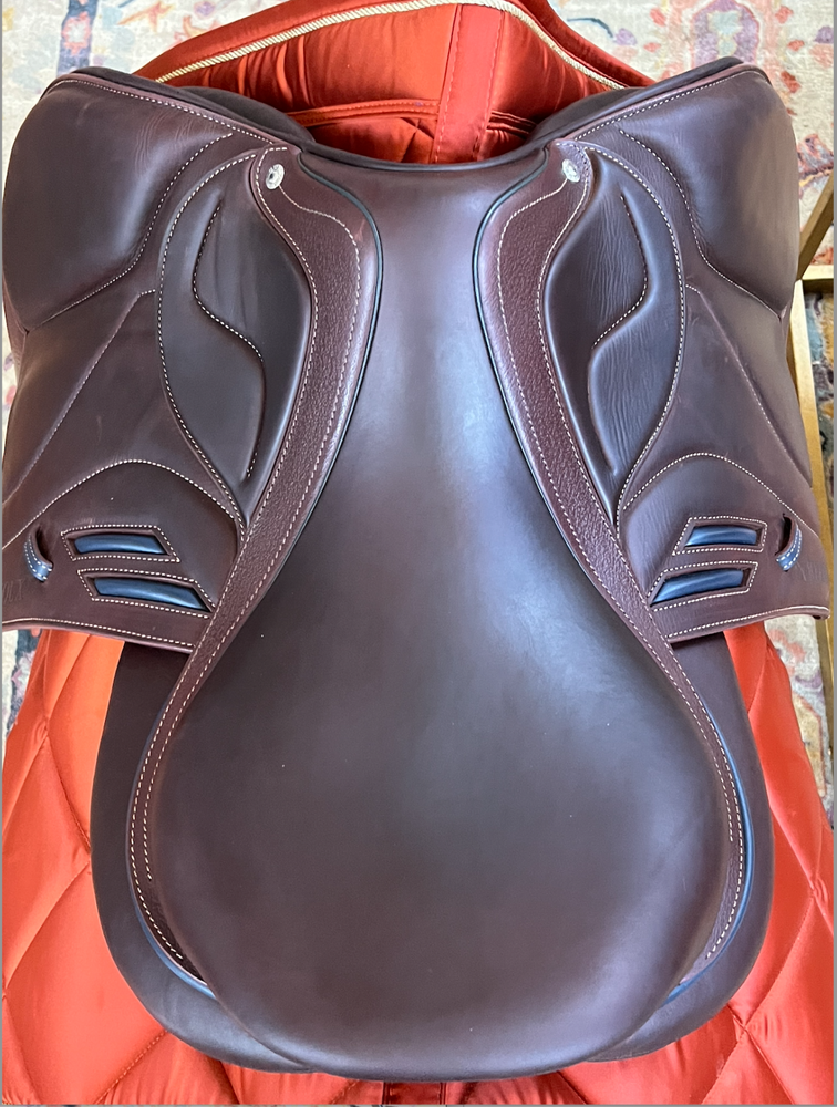 2022 17.5” 2A Devoucoux Biarritz Lab Jump Saddle *Full Buffalo Leather PRO PANEL