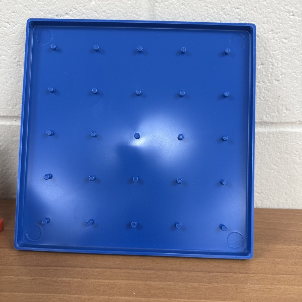 MATH MANIPULATIVE / PLASTIC GEOBOARD / APPROX 6" X 6" / SET OF 10