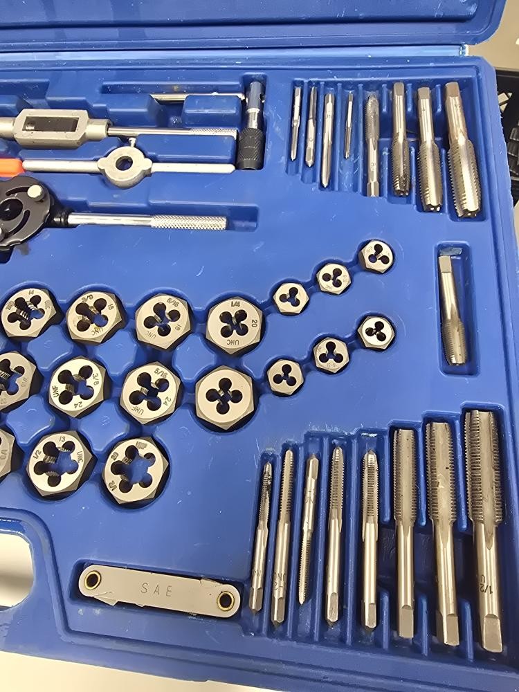 CORNWELL 76 PC TAP & DIE SET (P21027459)