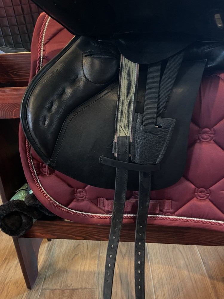 Zaldi Horseball Saddle 17”