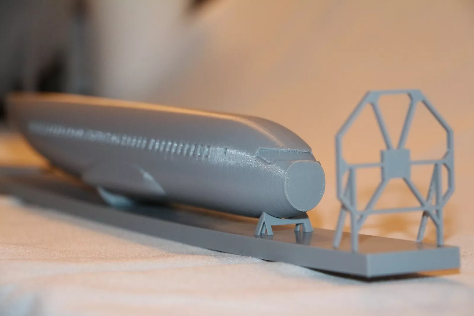 HO Scale Boeing 737 Fuselage and Cargo 11" or 15.25"