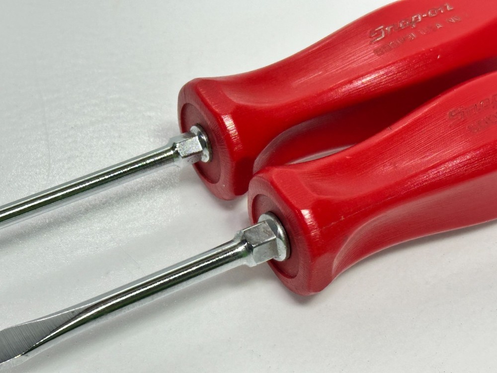 Snap-On Tools USA 2pc Red Hard Handle Phillips Flat Screwdriver Set SDDP31, SDD2
