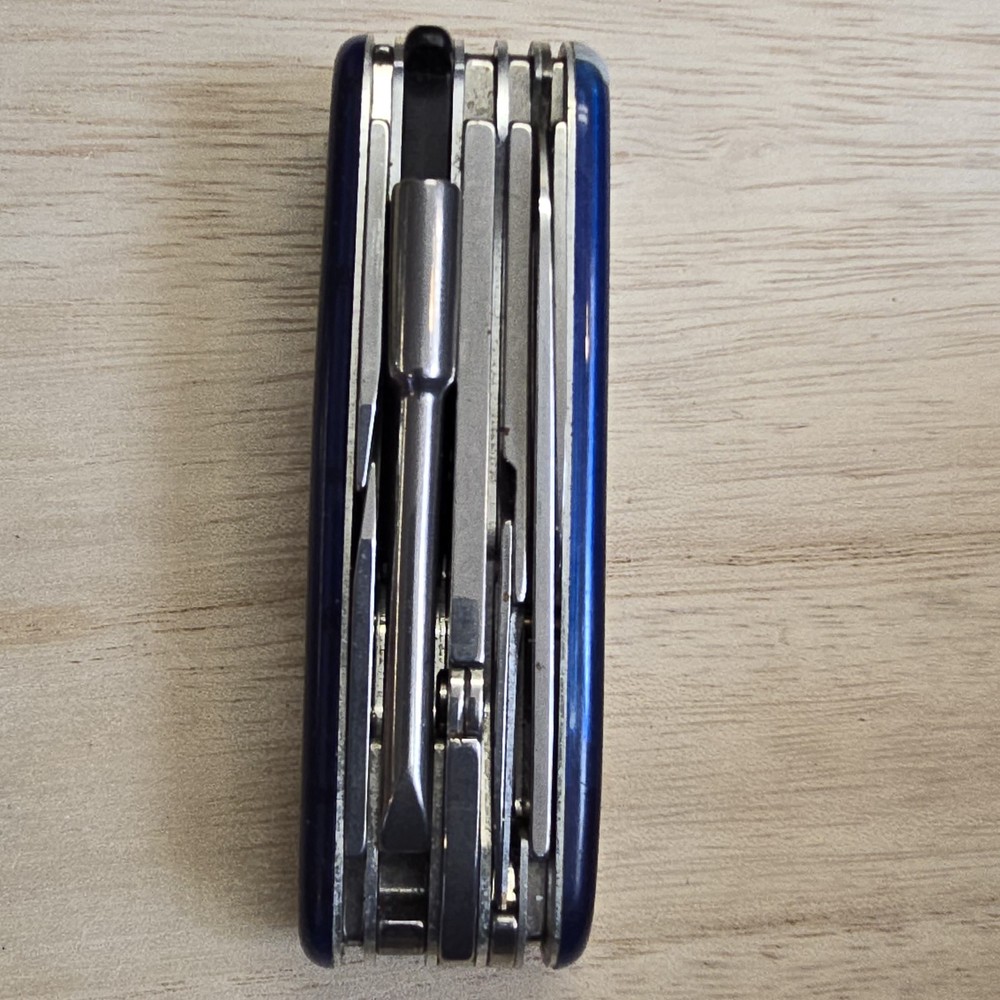 Victorinox CyberTool 41 Blue Saphire Translucent SAK 39 Function Tech Knife