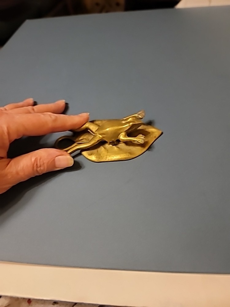 Vtg Solid Brass Leaping FROG LILY PAD Wall Note Clip Spring Action High Detail