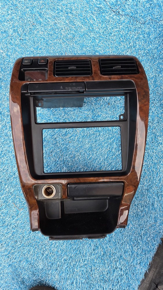 1996-2002 TOYOTA 4RUNNER CENTER DASH RADIO CLIMATE CONTROL TRIM BEZEL OEM WOOD