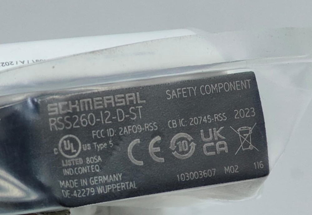 NEW SCHMERSAL RSS260-I2-D-ST ELECTRONIC SAFETY SENSOR, VS#146