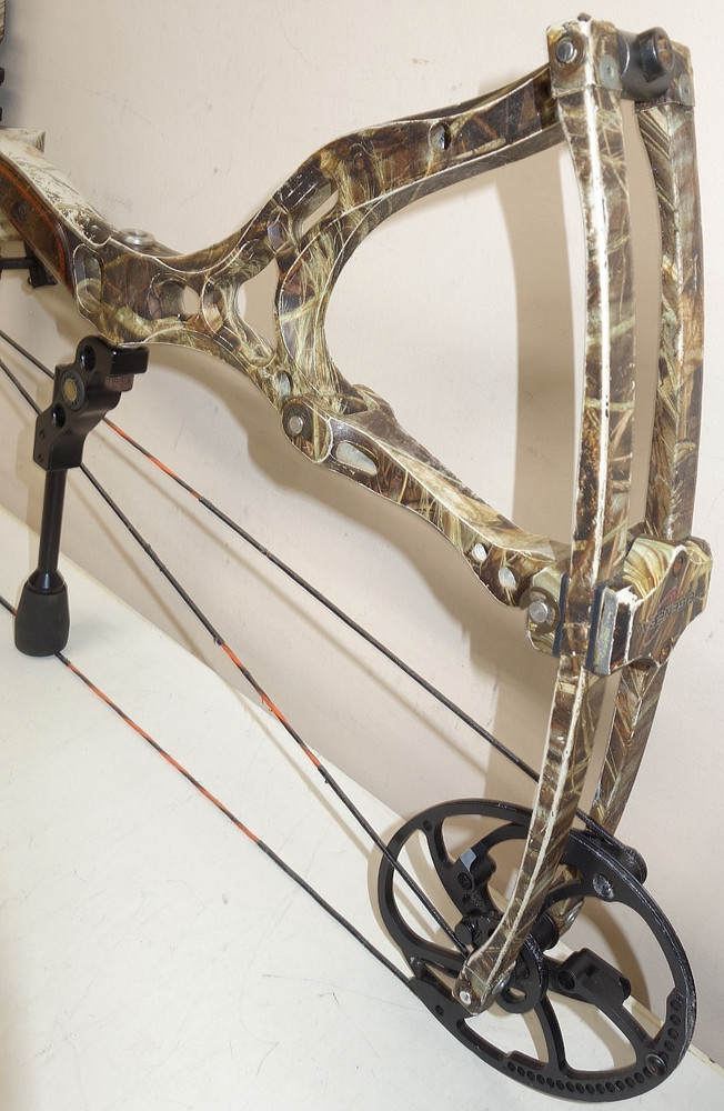Compound Bow Bowtech "The General " Left Handed