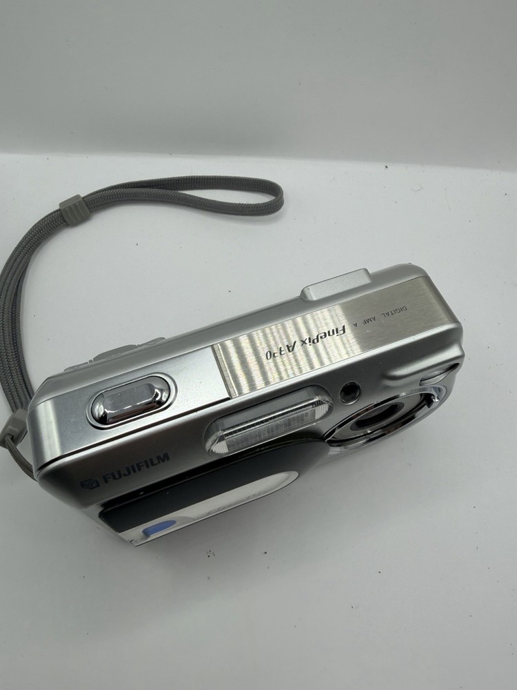 Fujifilm FinePix A130 3.2MP Digital Compact Camera Silver – Tested & Working