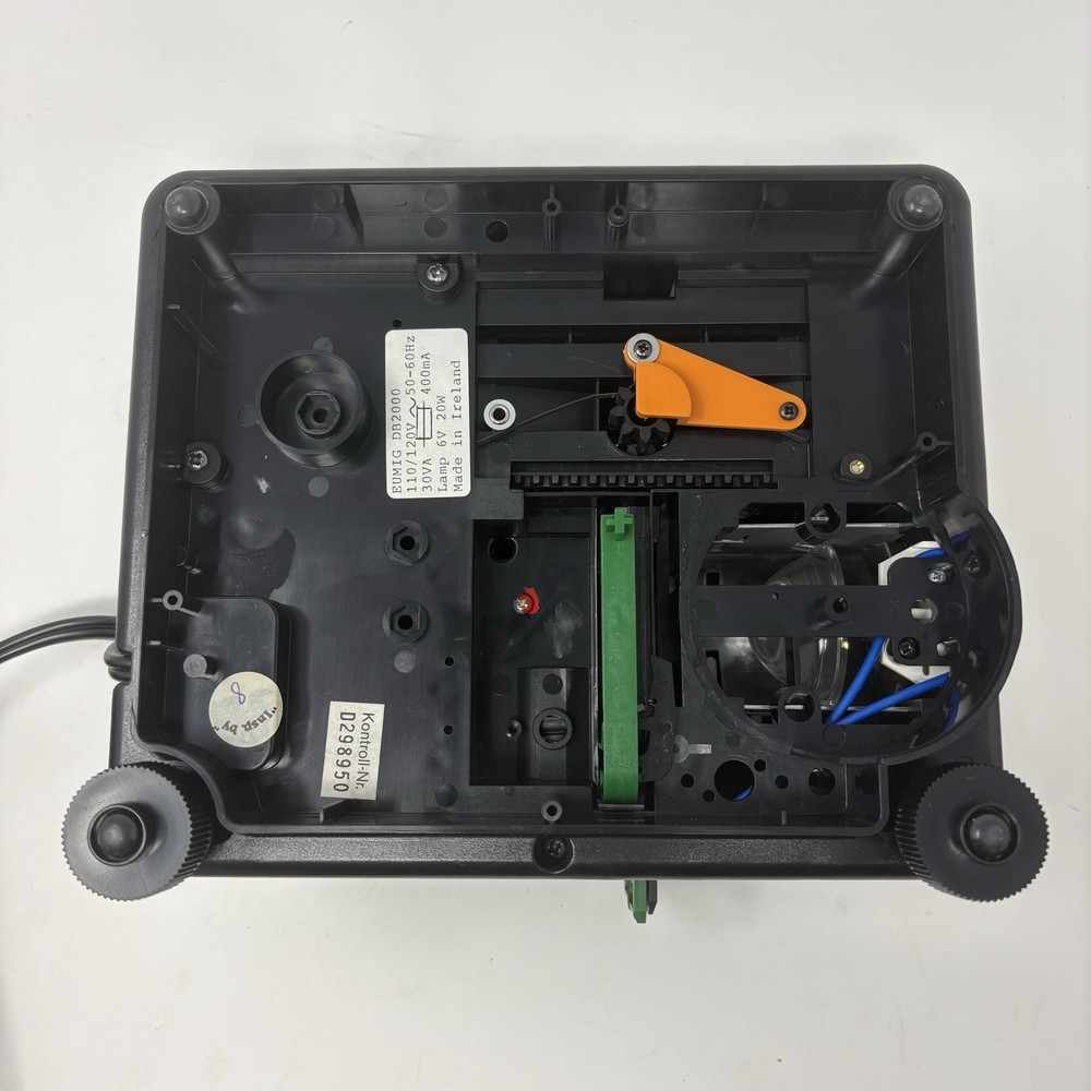 EUMIG 2000 Daylight Screen Projector for 35mm Slides - Tested Working