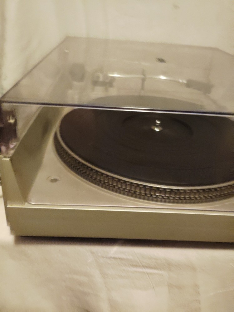 Technics SL-3350 Turntable