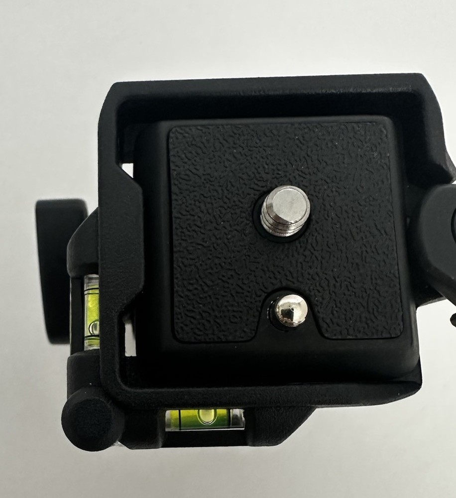 Giottos Ballhead with MH630 Quick Release Platform & MH620 Plate