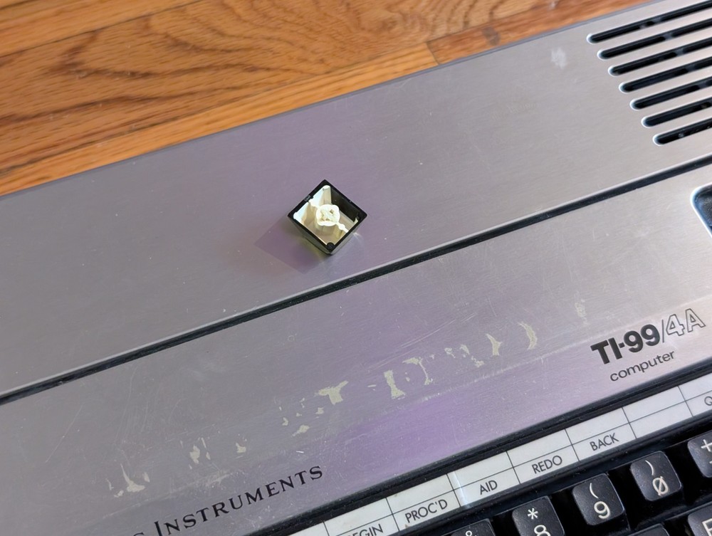 Vintage Texas Instruments TI99/4A Home Computer System 1982 Powers On Untested