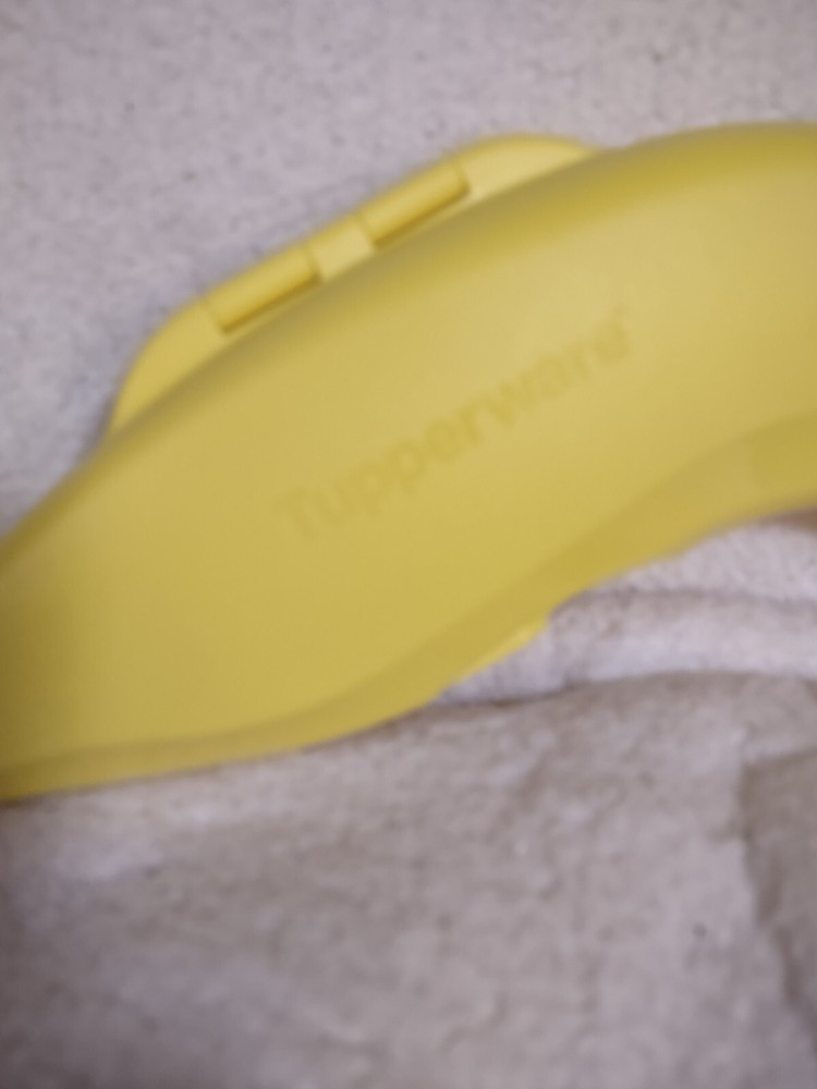 Tupperware Banana Keeper 6167 6168 Lunch Container