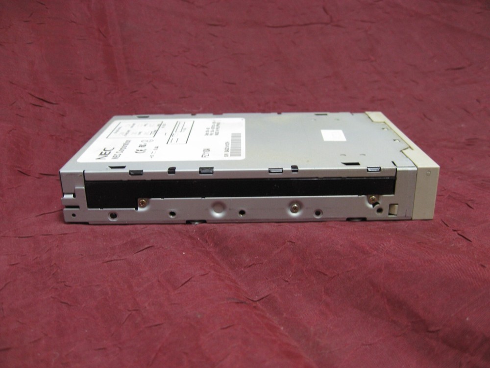 NEC 100MB Internal pc ZIP Drive FZ110A (IDE / ATAPI), Beige