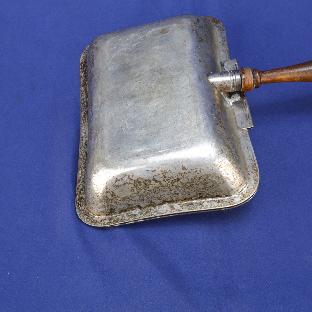 Vintage JLS Silver Co Silver Plate Silent Butler Crumb Catcher w/Lid Wood Handle