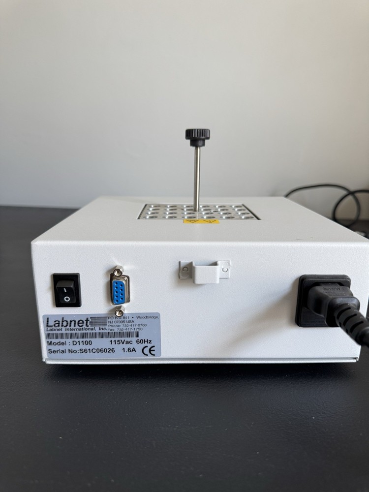 Labnet AccuBlock Digital Dry Bath D1100