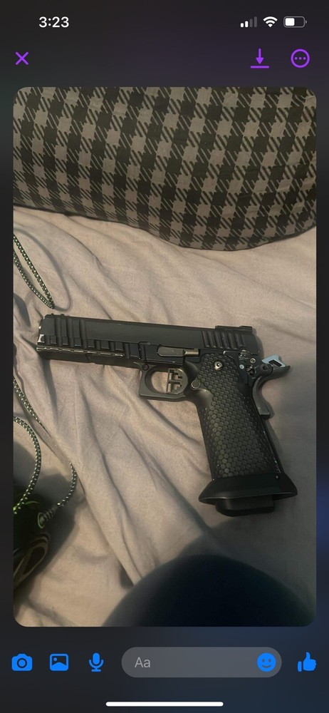 airsoft gun