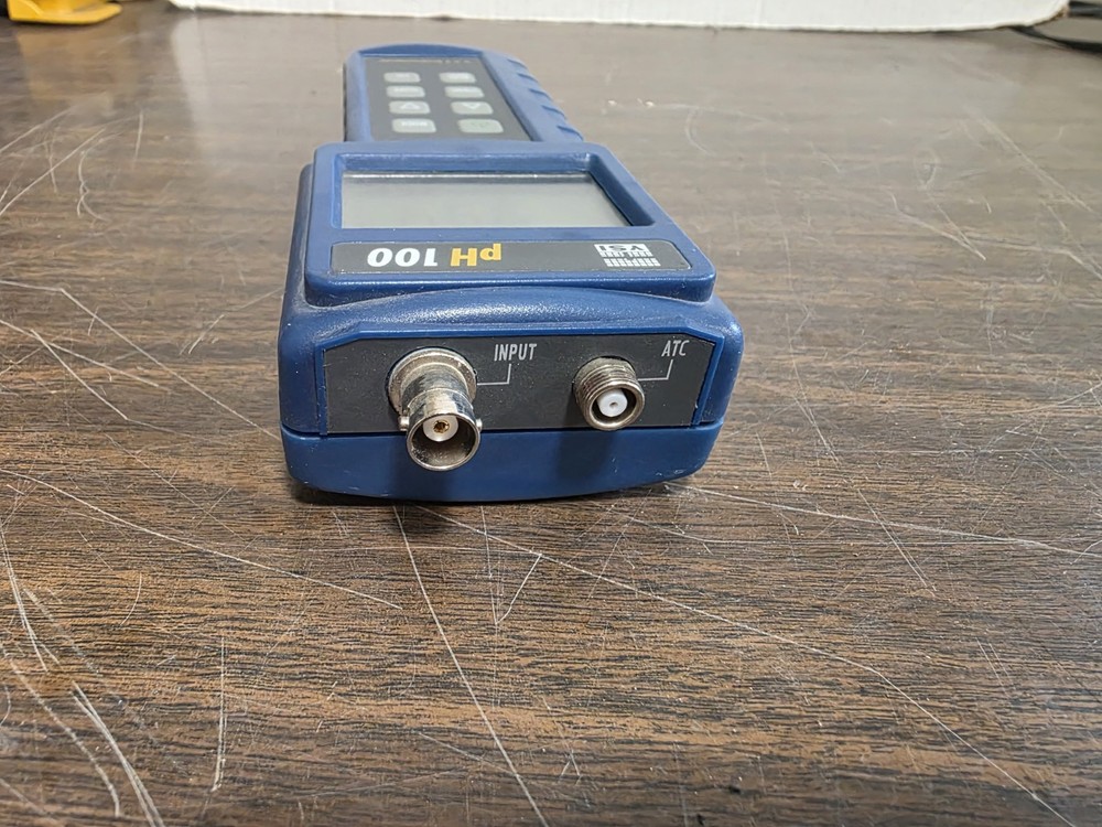 YSI pH100 Handheld pH or mV and Temperature Meter