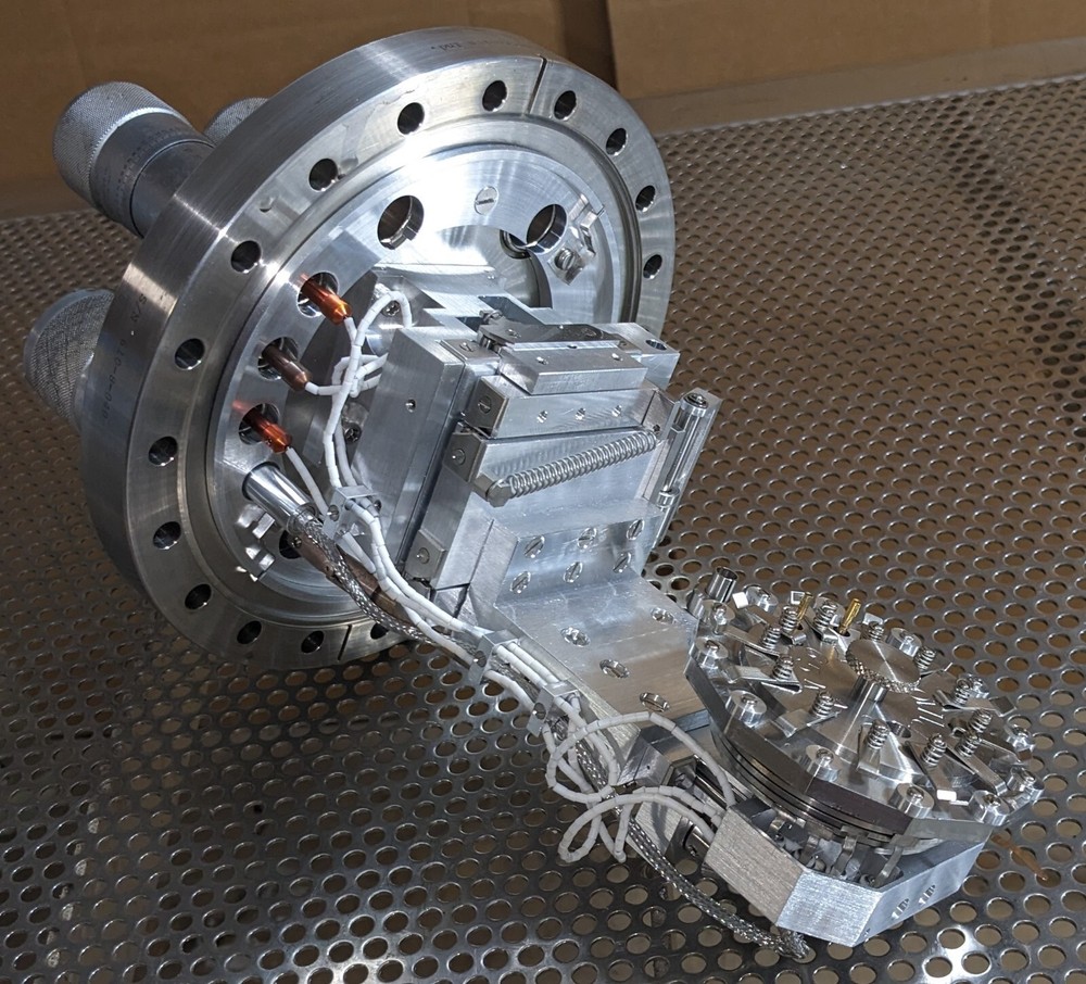 perkin elmer PHI 4 axis sample stage on 8" conflat uhv vacuum flange lesker mdc