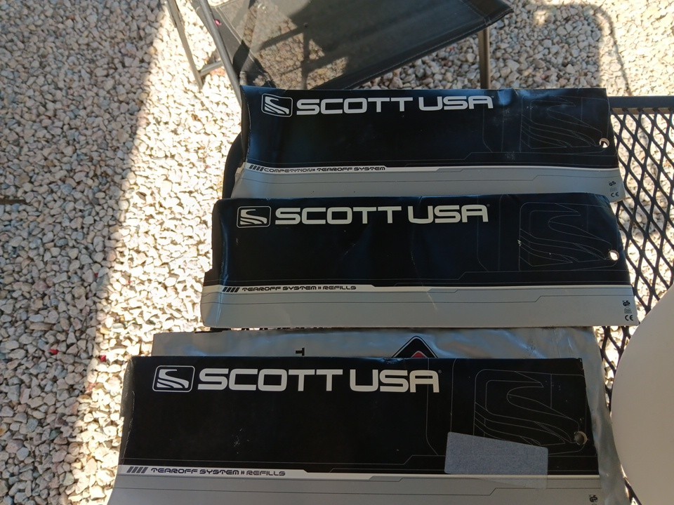 SCOTT TEAR OFF SYSTEM WITH 40 REFILLS