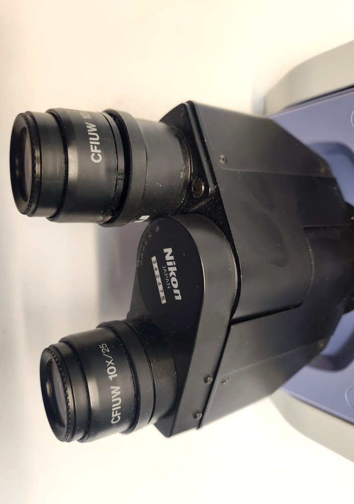 NIKON TRINOCULAR MICROSCOPE HEAD W/ CFIUW 10x/25 EYEPIECES FOR A ECLIPSE E1000