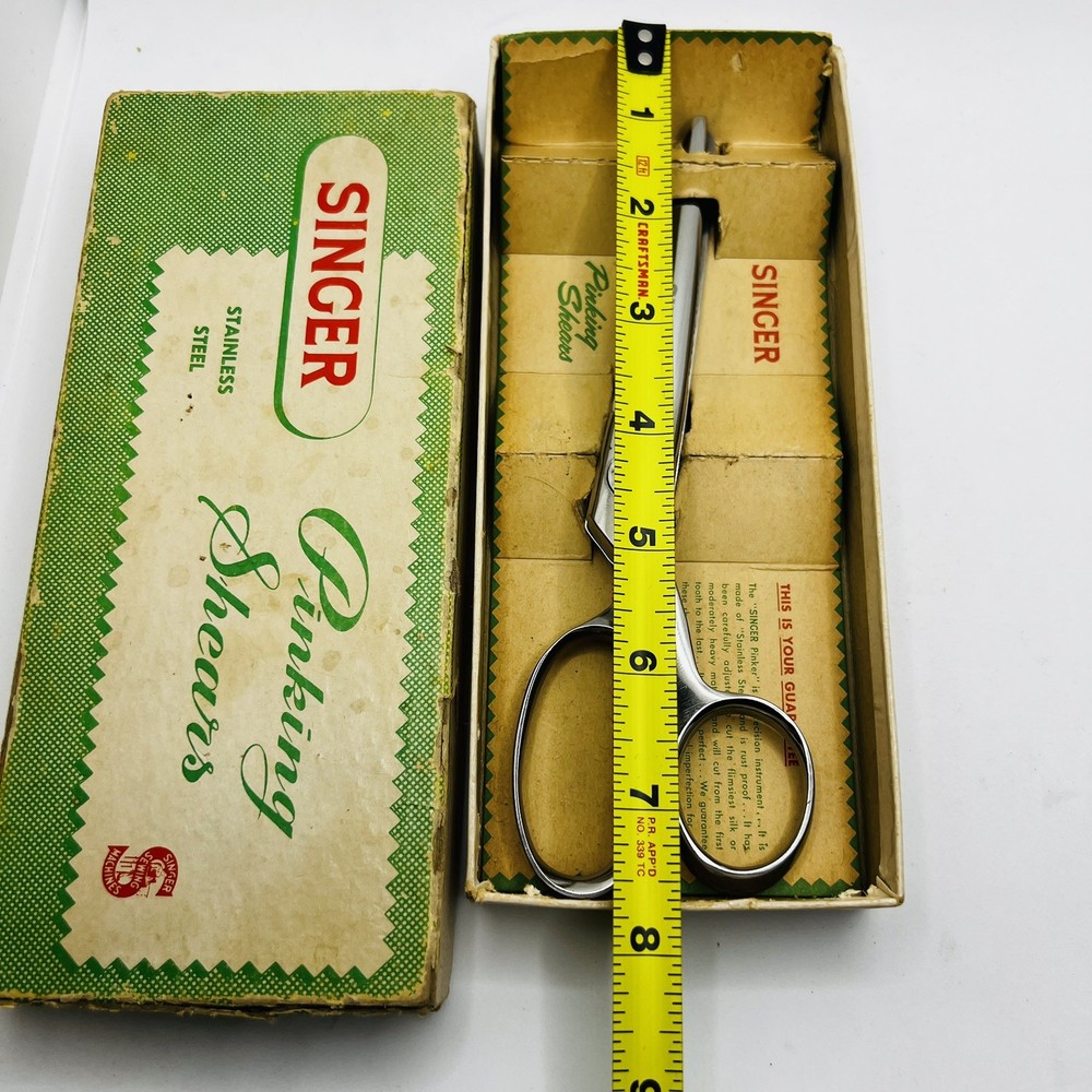 SINGER PINKING SHEARS Scissors ORIGINAL BOX 107 Very Sharp And Clean. Wonderful