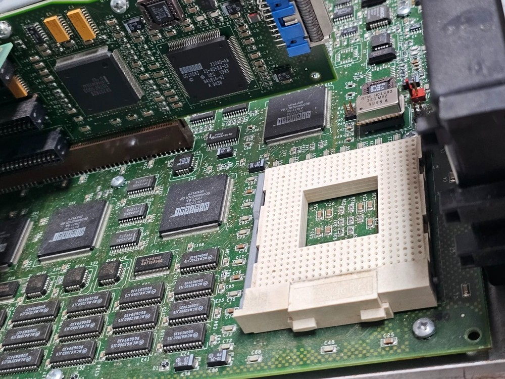 Vintage Digital DEC AlphaStation 200 4/166 Computer Workstation Alpha Tech Spec