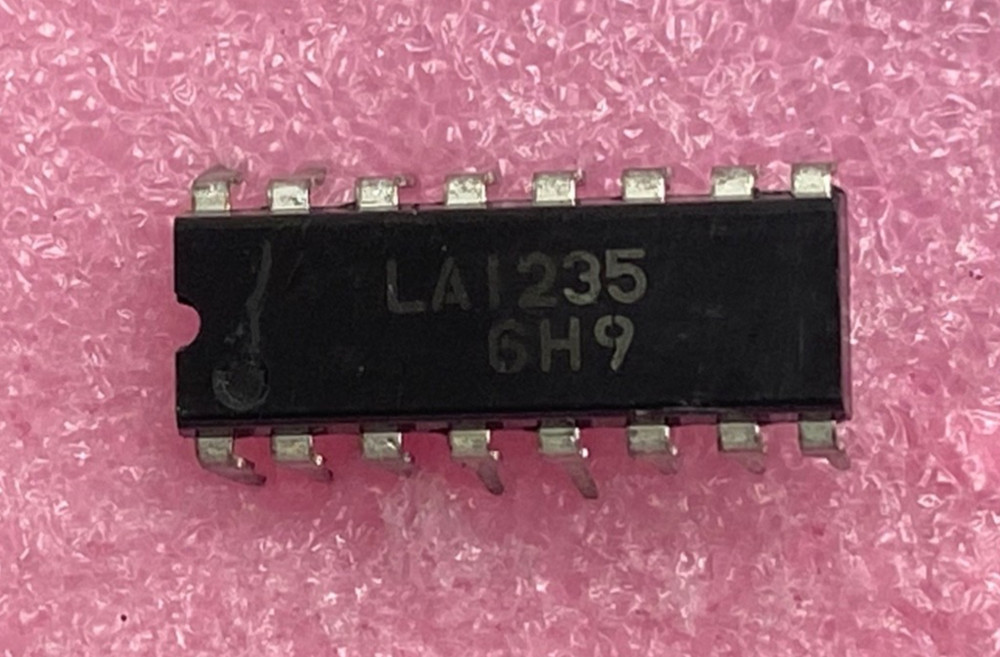 LA1235 FM/IF system applications Integrated Circuit