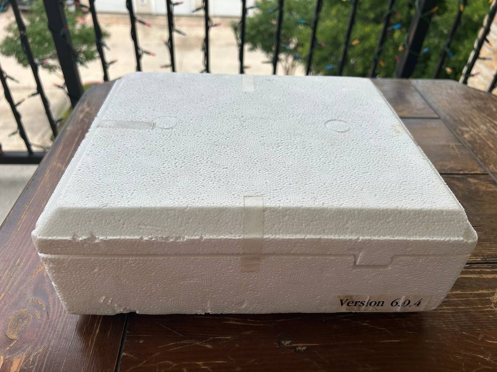 Apple Macintosh System Software Version 6.0.4 HyperCard. Program disks Use Guide