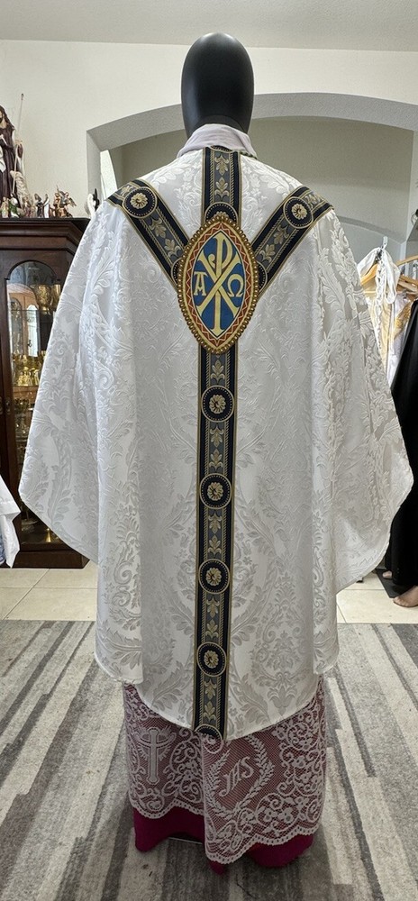 WHITE MARIAN VESTMENT CHASUBLE & STOLE