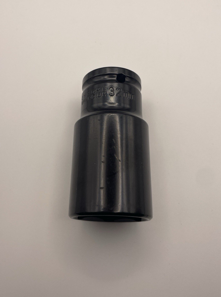 Quality 1/2 Inch Drive x 32 MM 6 Point Deep Impact Socket Thin Wall