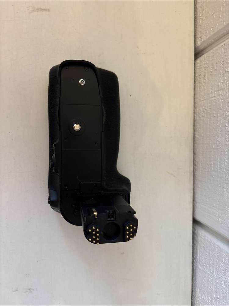Meike Multi-Power Battery Pack MK-7DR II