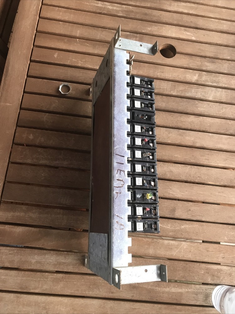 Westinghouse, Bryant bus bars 24 Space with breakers