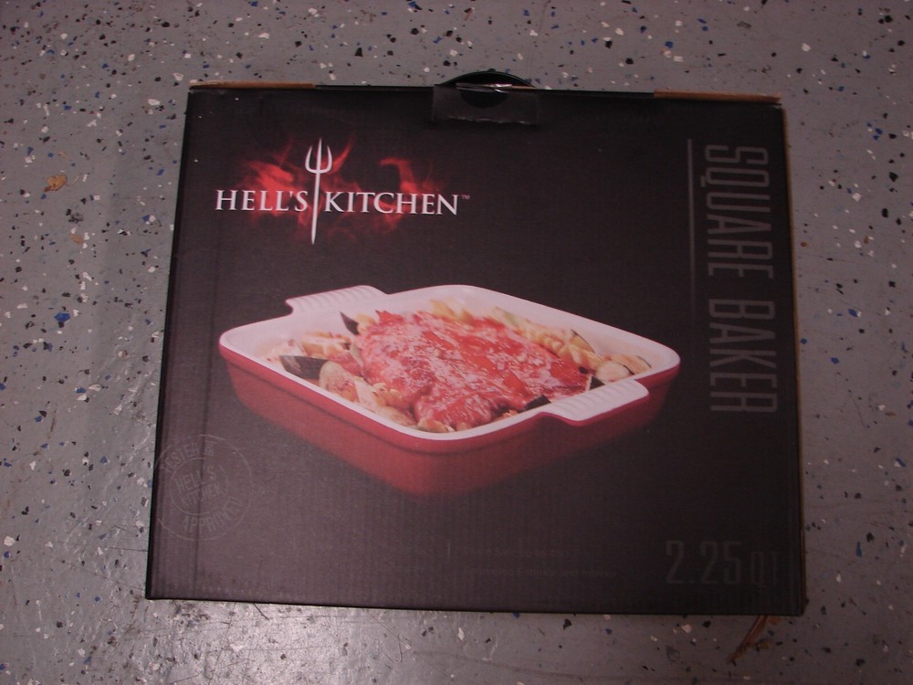 HELL'S KITCHEN Rectangular Baker 2.25 Qt - Red Exterior - NEW in Box