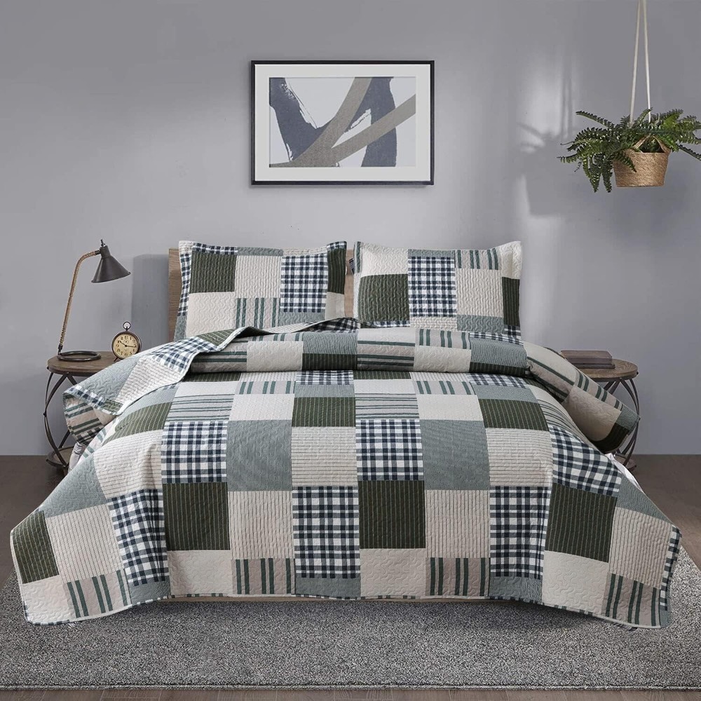 Durable Microfiber Queen Bedspread with Patchwork Design - Easy Care Bedding