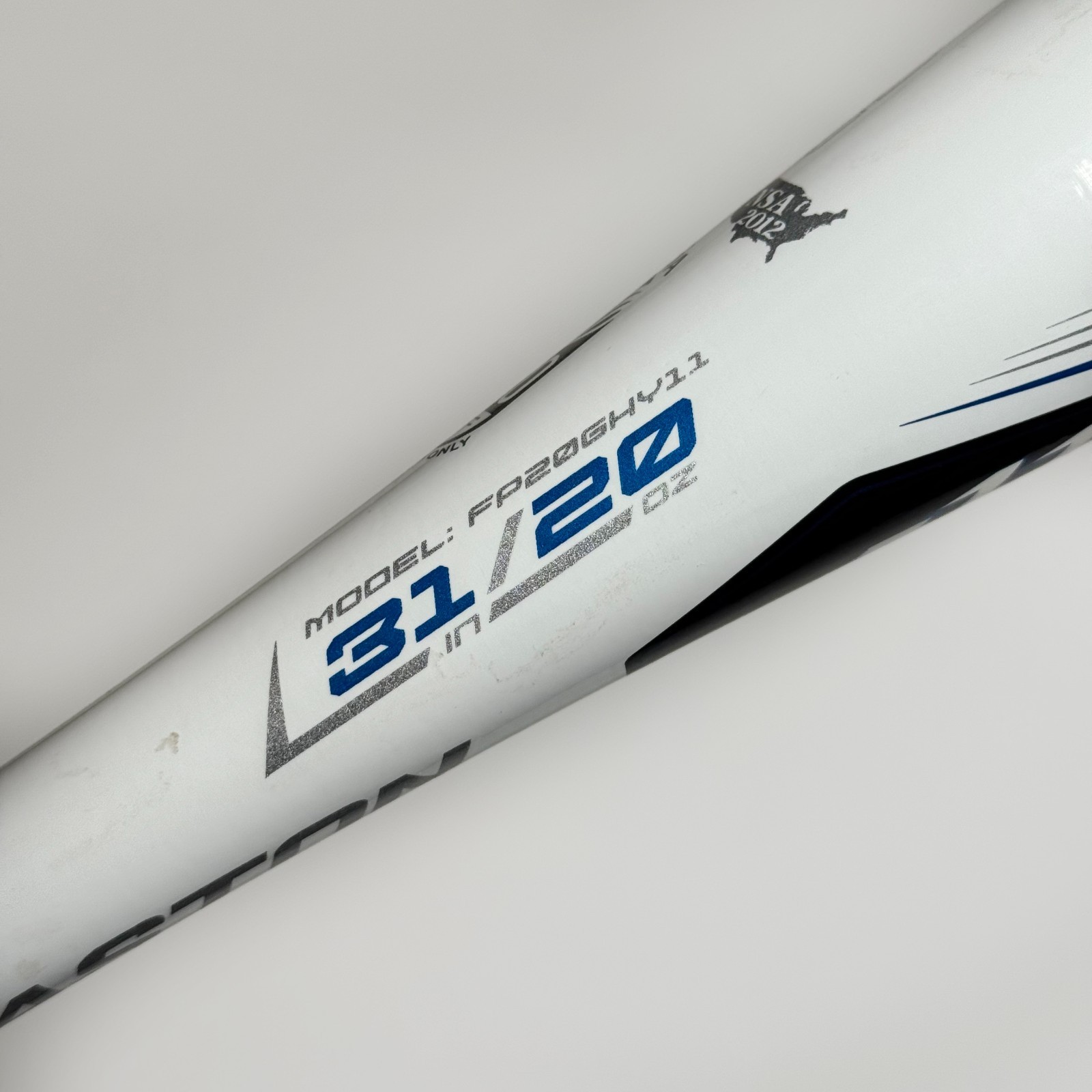 Easton Ghost Fastpitch Softball Bat Official 31 in 20 oz Drop -11 (FP20GHY11)