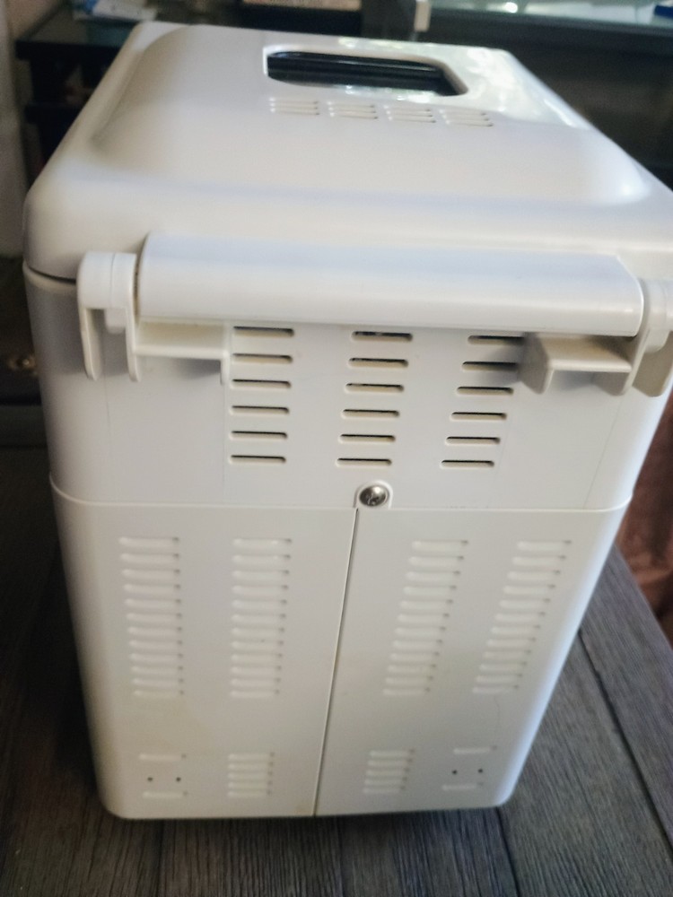 Hitachi HB-B101 Bread Maker Machine Home Bakery