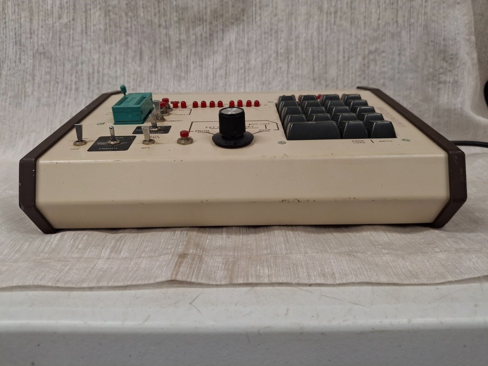 Jameco Electronics JE 608 Programmer 2708 Eprom Programmer Untested Powers On