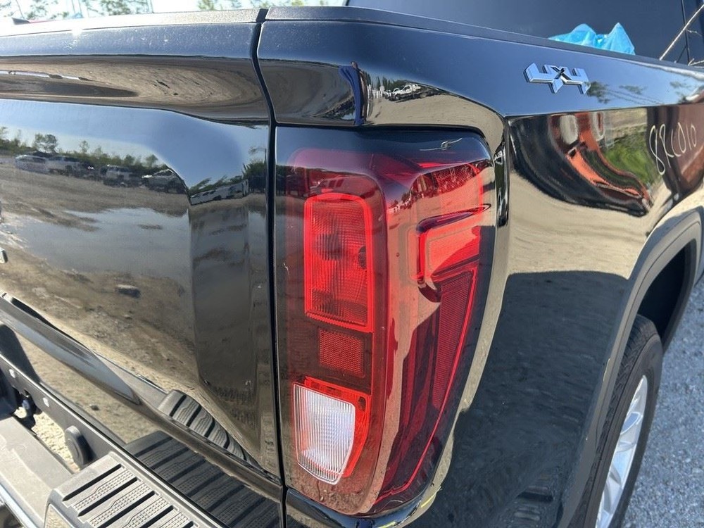 SIERRA150 2023 High Mounted Stop Light 104826416