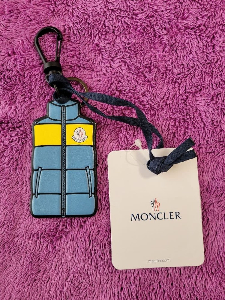 ️MONCLER Down Vest Type Keychain