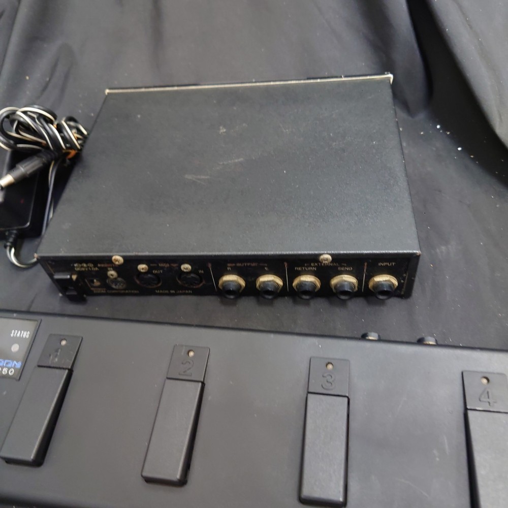 Zoom 9050 Advanced Guitar Effects Processor Rackmount Unit with Foot Controller