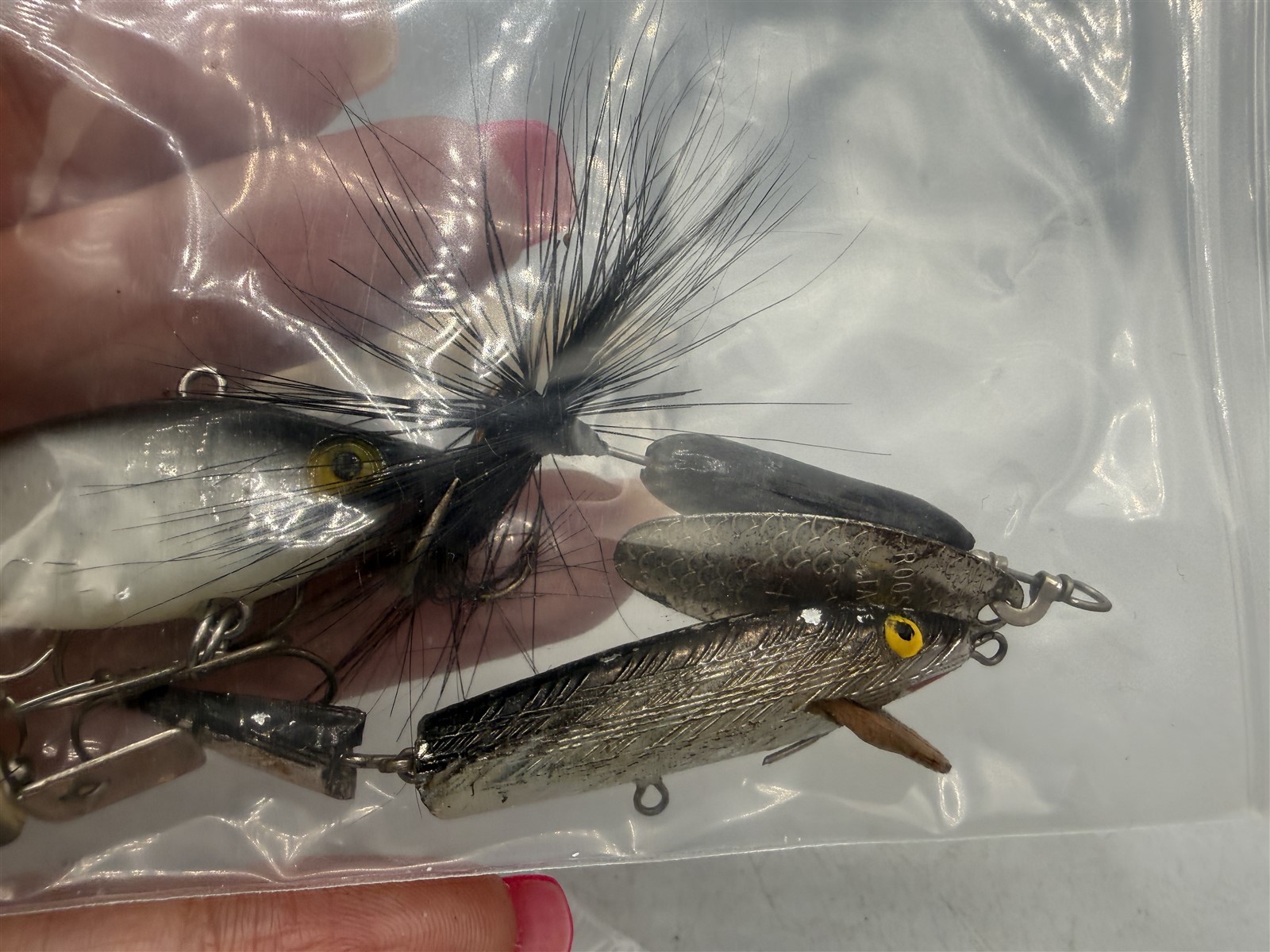 VINTAGE WOOD & PLASTIC FISHING LURE LOT OF 23